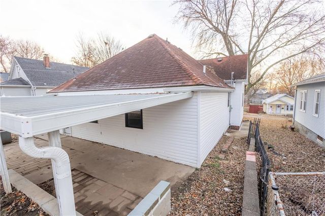 3317 Sacramento Street, St Joseph, MO 64507