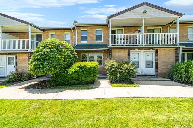 97 Artist Lake Drive, Middle Island, NY 11953