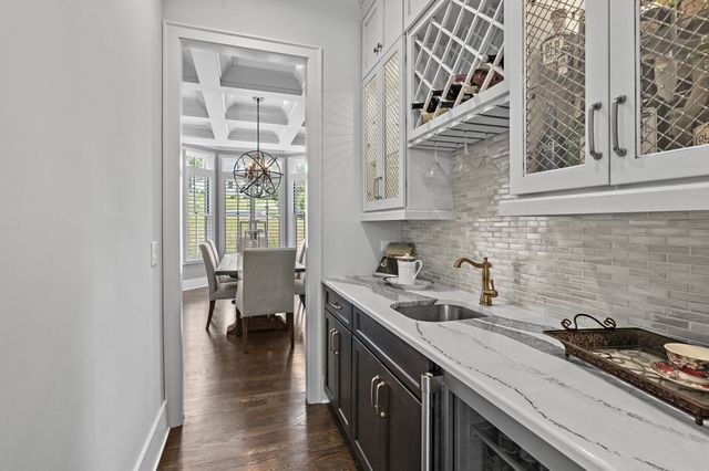 1601 Eastwood Dr, Brentwood, TN 37027