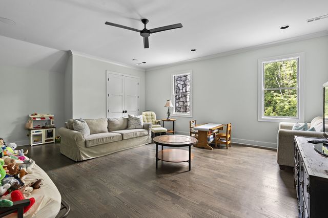1601 Eastwood Dr, Brentwood, TN 37027