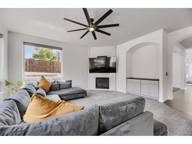 1872 Graphite Ct, Castle Rock, CO 80108