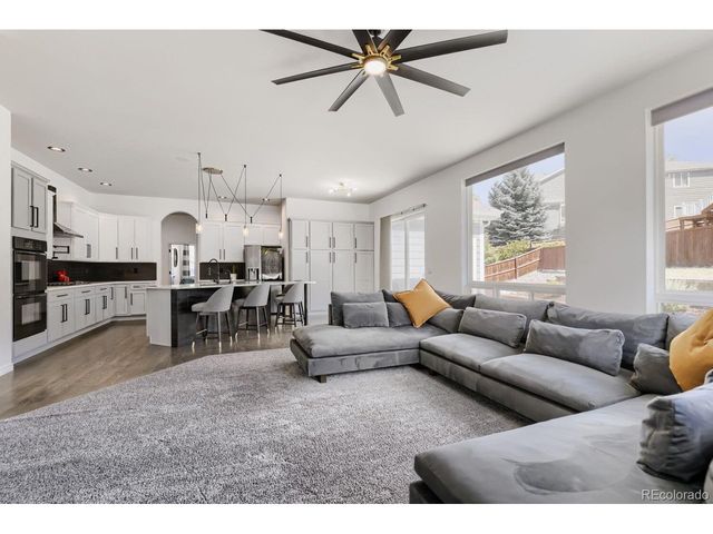 1872 Graphite Ct, Castle Rock, CO 80108