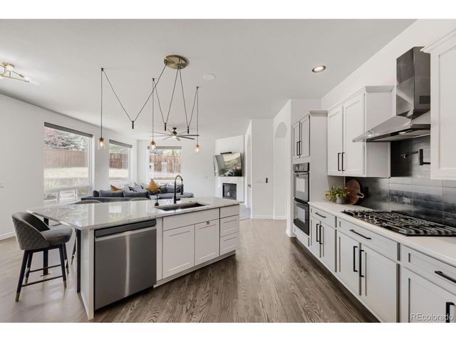1872 Graphite Ct, Castle Rock, CO 80108