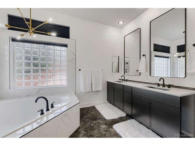 1872 Graphite Ct, Castle Rock, CO 80108