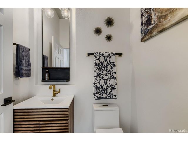 1872 Graphite Ct, Castle Rock, CO 80108