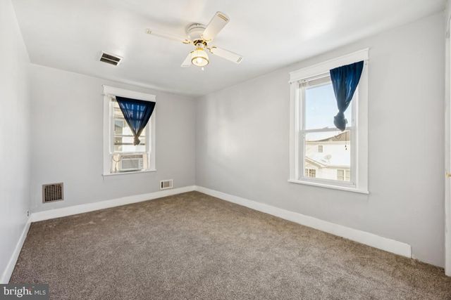 525 BRIDGEBORO ST, Riverside, NJ 08075