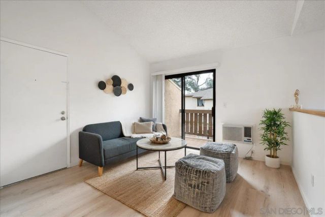 10296 Black Mountain Rd 220, San Diego, CA 92126