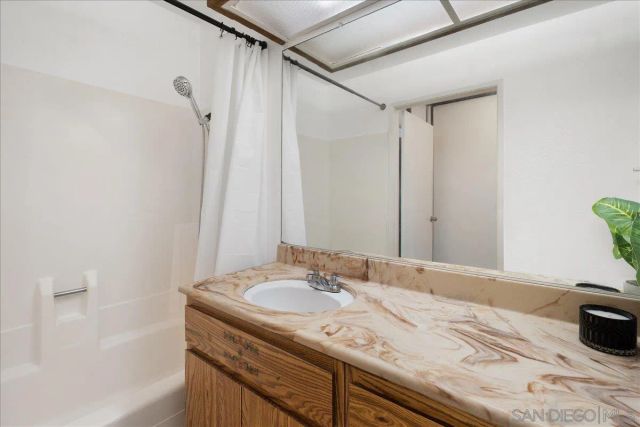 10296 Black Mountain Rd 220, San Diego, CA 92126