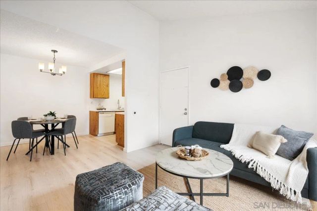 10296 Black Mountain Rd 220, San Diego, CA 92126