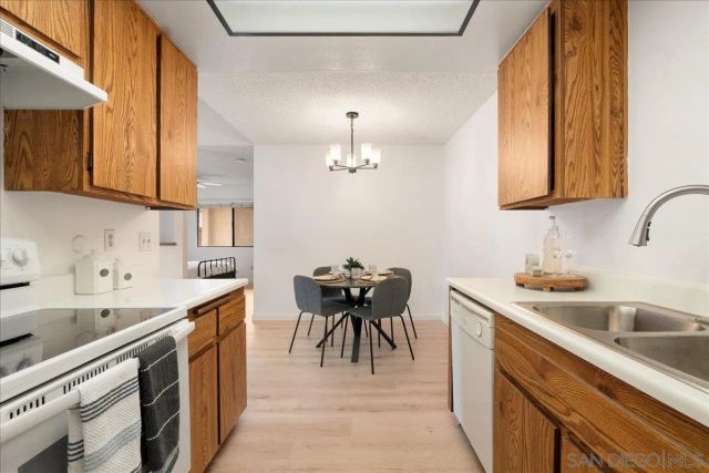 10296 Black Mountain Rd 220, San Diego, CA 92126