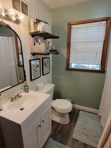 422 W Dunn Street, Monett, MO 65708