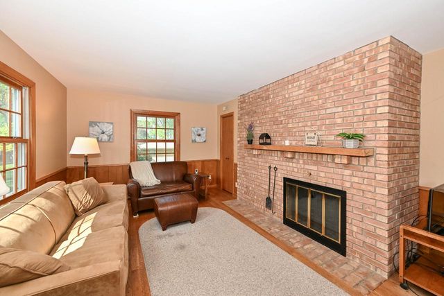 8081 Fielding LANE, Greendale, WI 53129