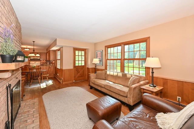 8081 Fielding LANE, Greendale, WI 53129