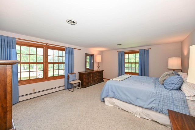 8081 Fielding LANE, Greendale, WI 53129