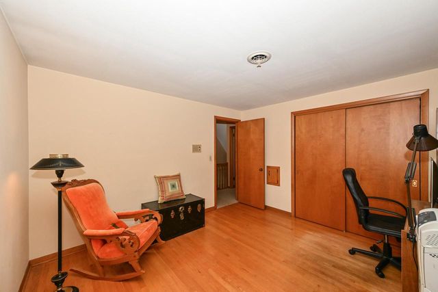 8081 Fielding LANE, Greendale, WI 53129