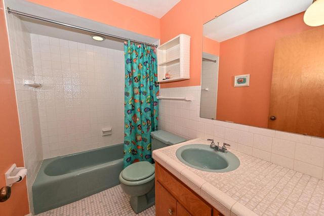 8081 Fielding LANE, Greendale, WI 53129