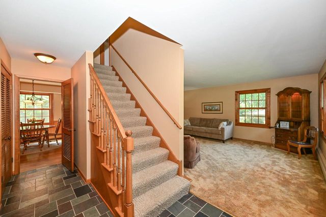 8081 Fielding LANE, Greendale, WI 53129
