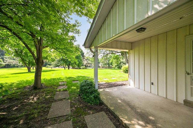 8081 Fielding LANE, Greendale, WI 53129