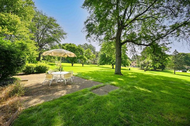 8081 Fielding LANE, Greendale, WI 53129