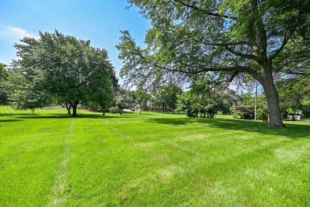 8081 Fielding LANE, Greendale, WI 53129