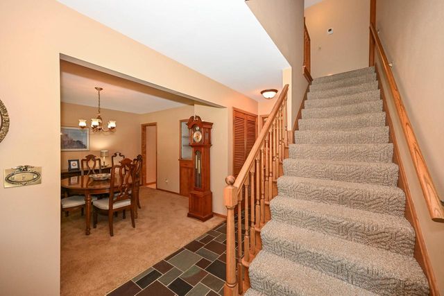 8081 Fielding LANE, Greendale, WI 53129
