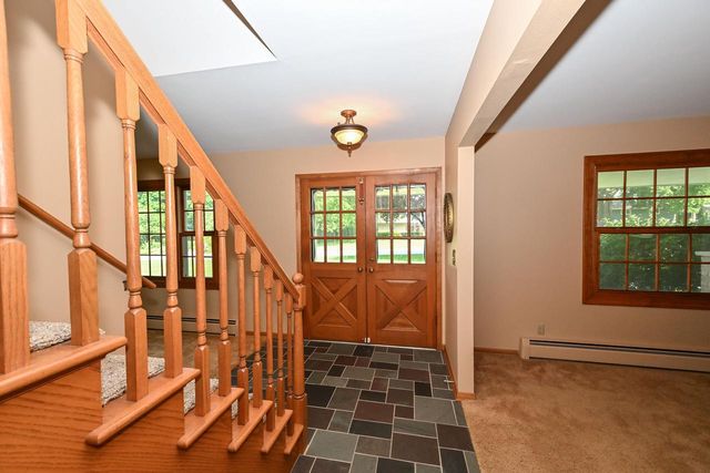 8081 Fielding LANE, Greendale, WI 53129