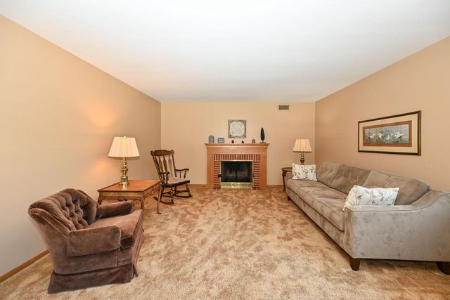8081 Fielding LANE, Greendale, WI 53129