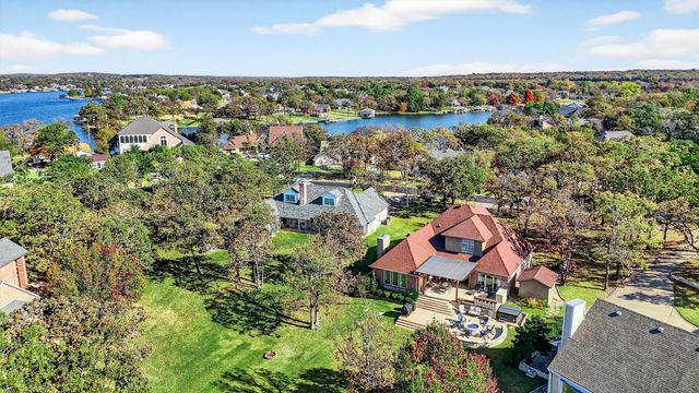 100 Mohawk Cove, Lake Kiowa, TX 76240