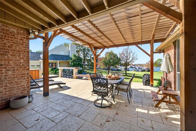 100 Mohawk Cove, Lake Kiowa, TX 76240