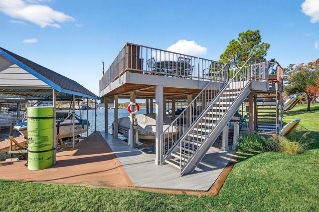 100 Mohawk Cove, Lake Kiowa, TX 76240