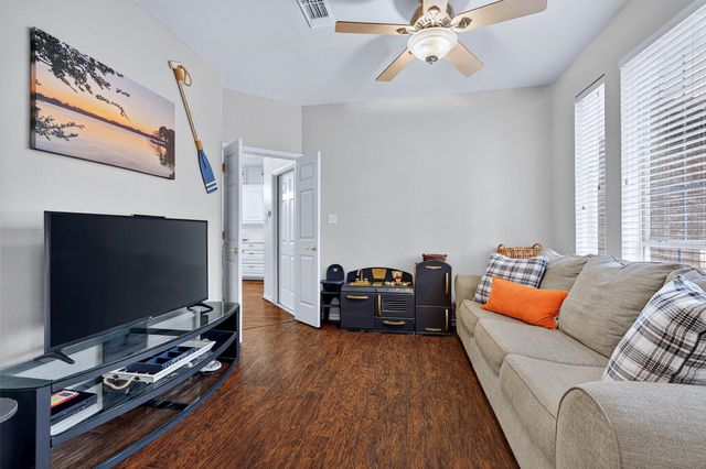 100 Mohawk Cove, Lake Kiowa, TX 76240