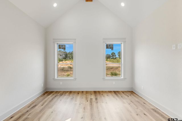 16618 Meadow Crest Dr, Lindale, TX 75771