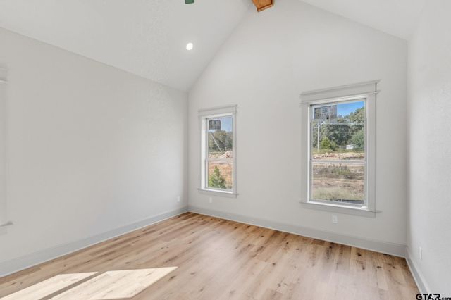 16618 Meadow Crest Dr, Lindale, TX 75771