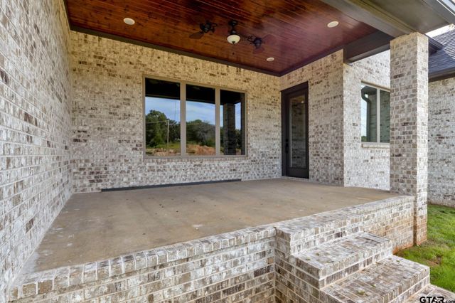 16618 Meadow Crest Dr, Lindale, TX 75771