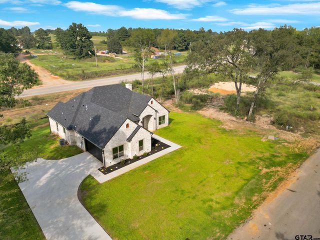16618 Meadow Crest Dr, Lindale, TX 75771