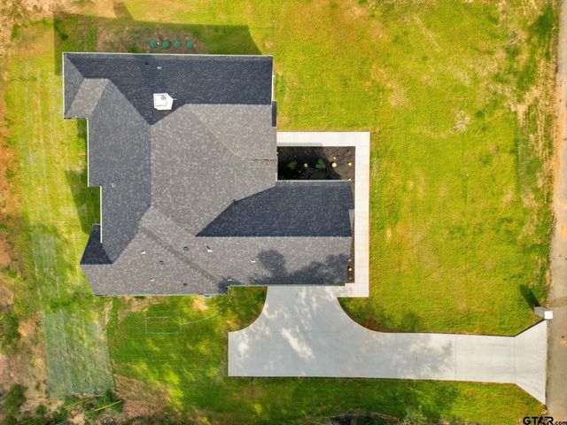 16618 Meadow Crest Dr, Lindale, TX 75771