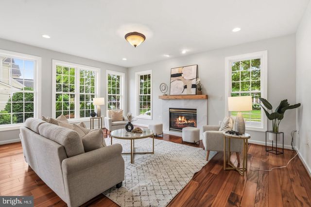 42511 MERIDIAN HILL DR, Brambleton, VA 20148