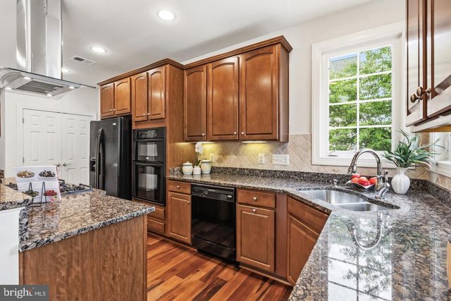 42511 MERIDIAN HILL DR, Brambleton, VA 20148