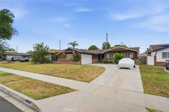 19607 Bryant, Northridge, CA 91324