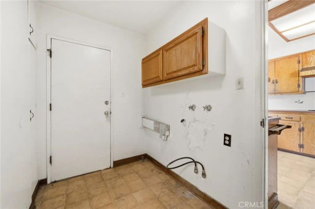 19607 Bryant, Northridge, CA 91324