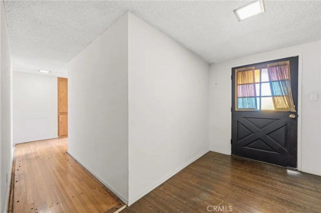 19607 Bryant, Northridge, CA 91324