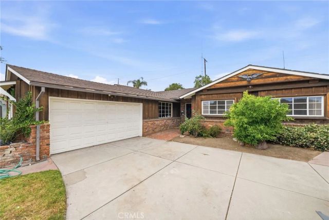 19607 Bryant, Northridge, CA 91324