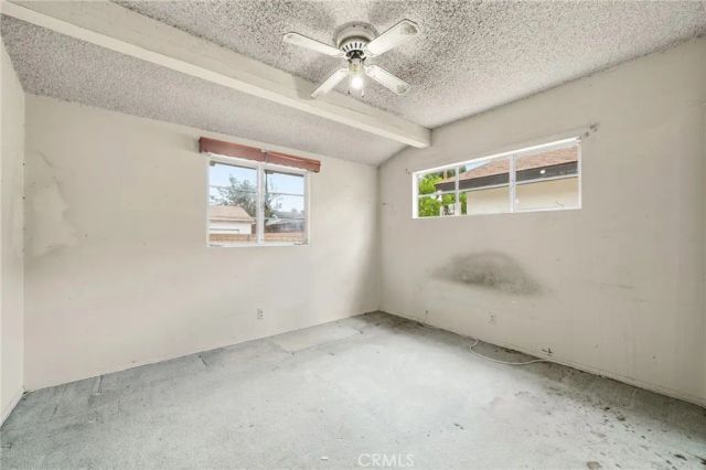 19607 Bryant, Northridge, CA 91324