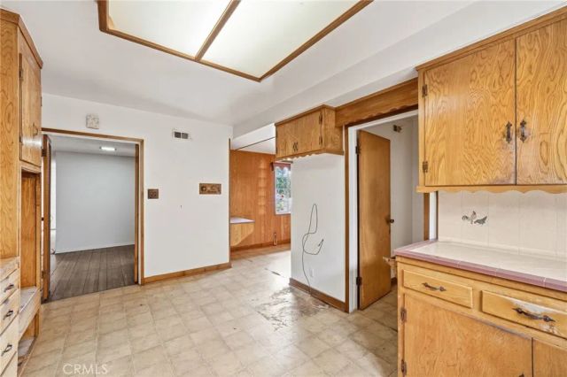 19607 Bryant, Northridge, CA 91324