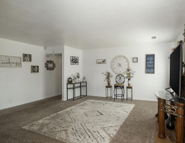 3543 N Hulbert Avenue, Fresno, CA 93705