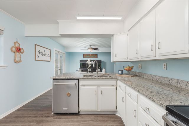 1731 Foster Drive, Arlington, TX 76012