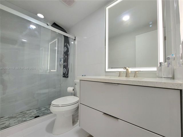 3505 S Ocean Dr 901, Hollywood, FL 33019