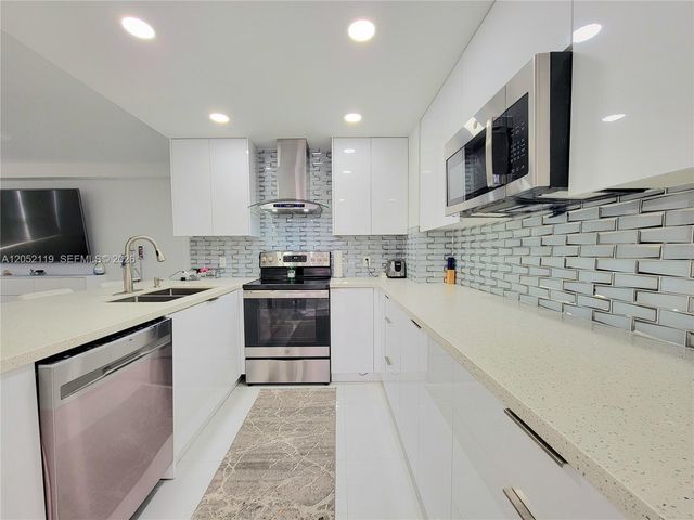 3505 S Ocean Dr 901, Hollywood, FL 33019