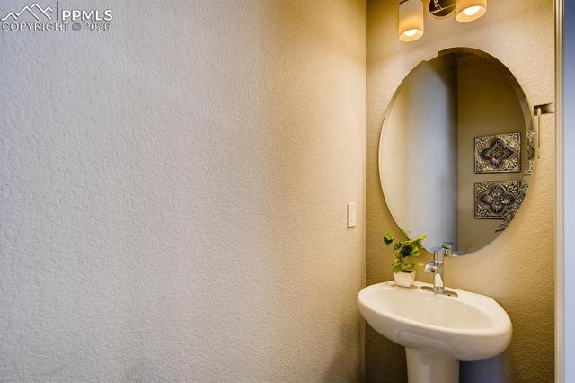 50 Cheyenne Boulevard, Colorado Springs, CO 80905