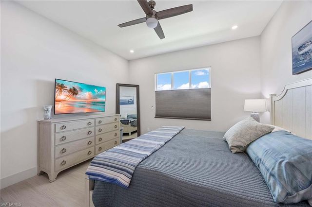 1395 CURLEW AVE 4-3, Naples, FL 34102